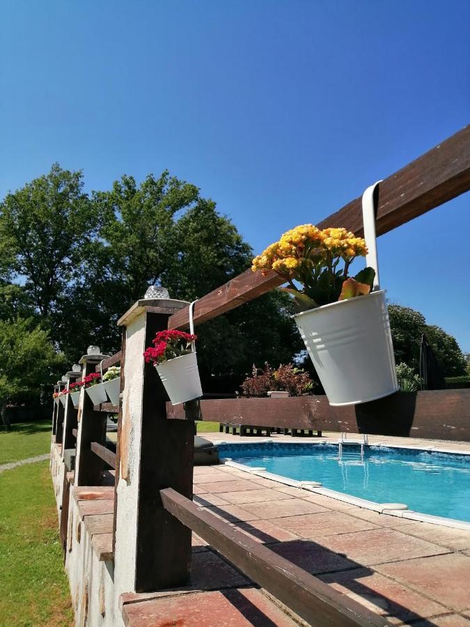 La Grange Ancienne Bed and Breakfast Montrollet Εξωτερικό φωτογραφία